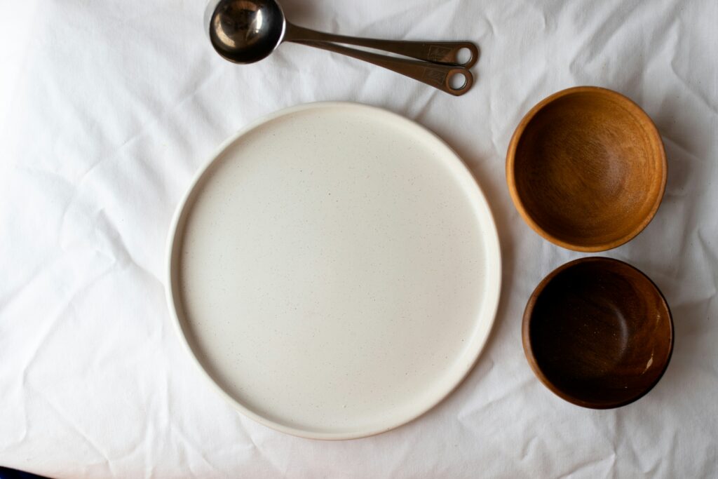 Image of an empty plate.