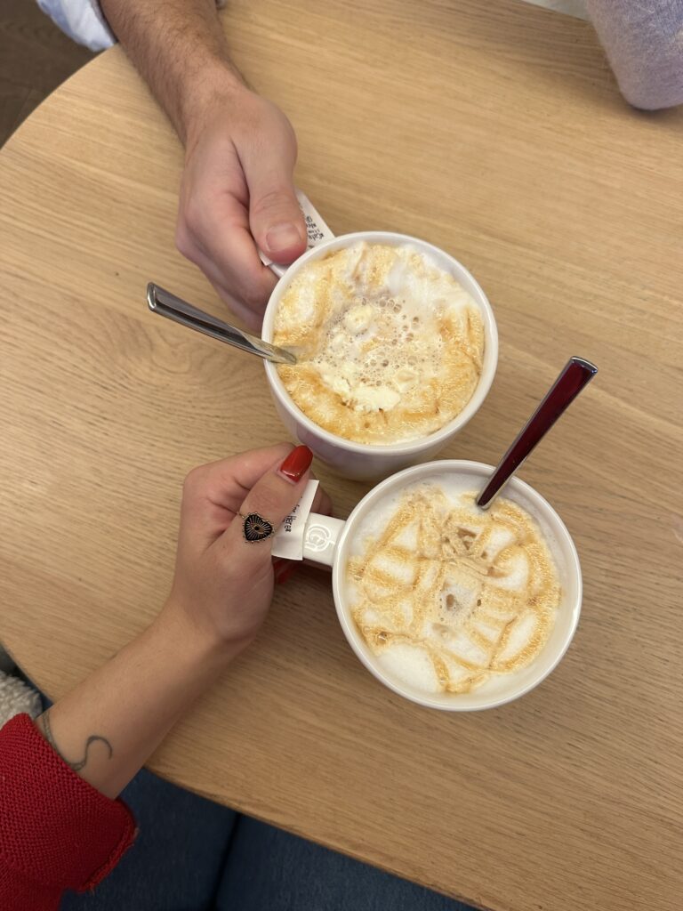 First date in a cafe at New York